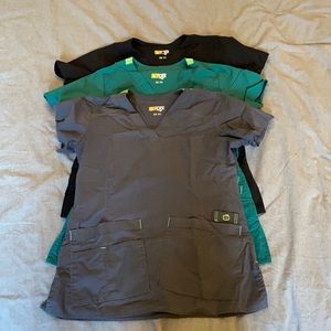 Wonder flex scrub tops (bundle of three) xs